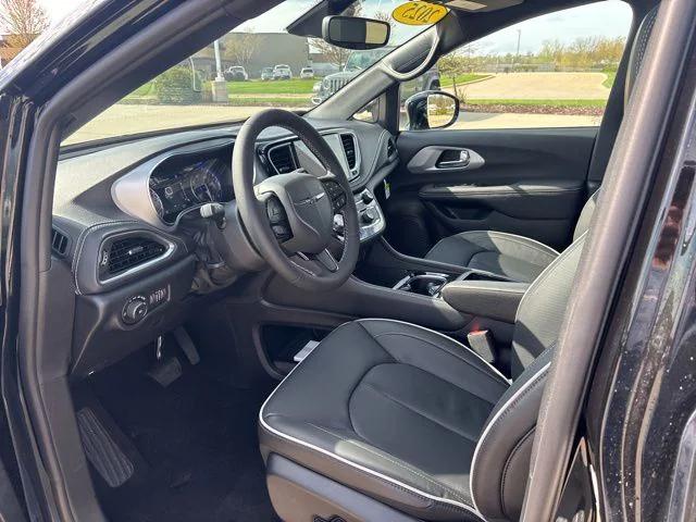 2025 Chrysler Pacifica PACIFICA LIMITED AWD