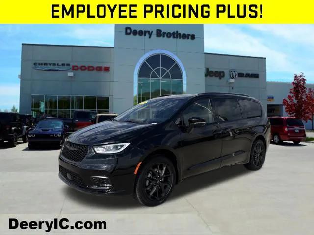 2025 Chrysler Pacifica PACIFICA LIMITED AWD