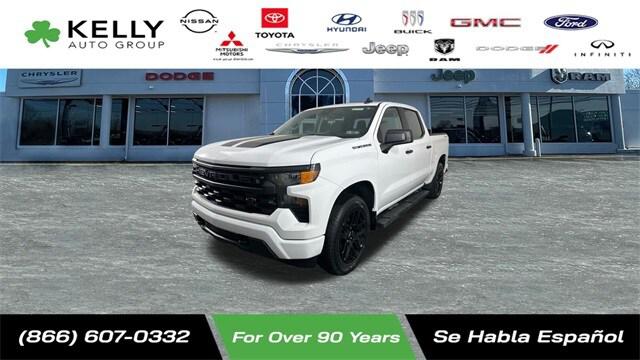 2023 Chevrolet Silverado 1500 4WD Crew Cab Short Bed Custom