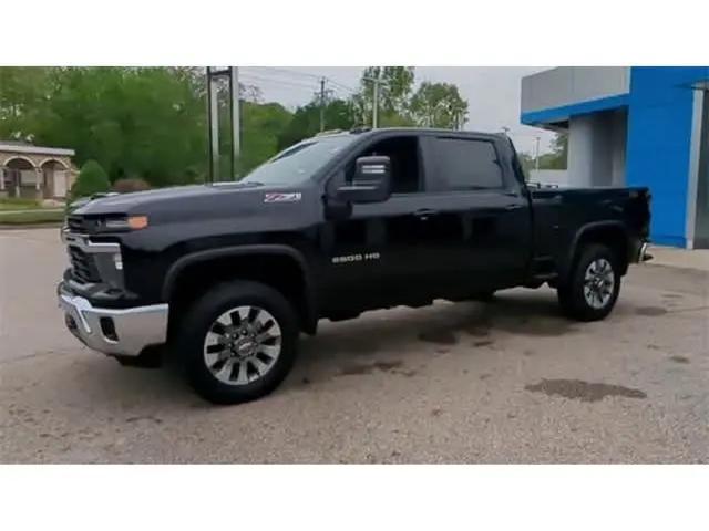 2025 Chevrolet Silverado 2500HD 4WD Crew Cab Standard Bed LT
