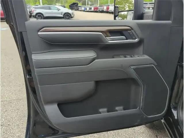 2025 Chevrolet Silverado 2500HD 4WD Crew Cab Standard Bed LT