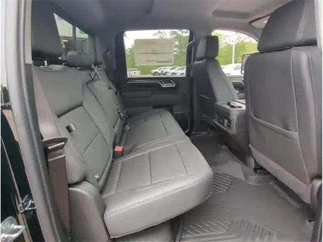 2025 Chevrolet Silverado 2500HD 4WD Crew Cab Standard Bed LT