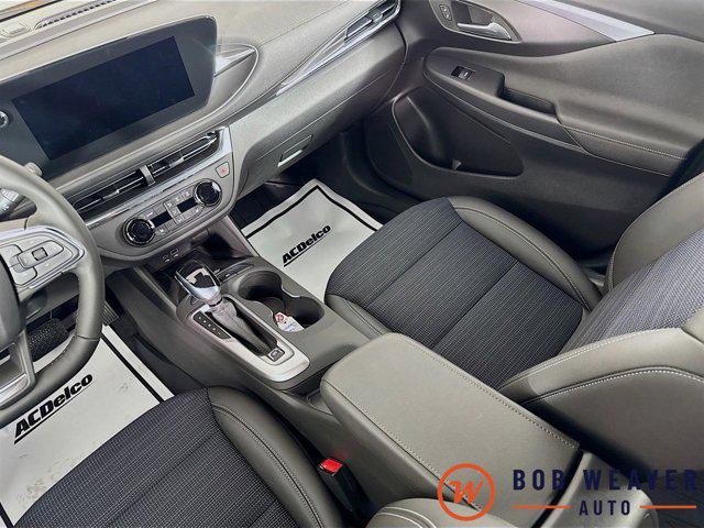 2025 Buick NV Preferred FWD