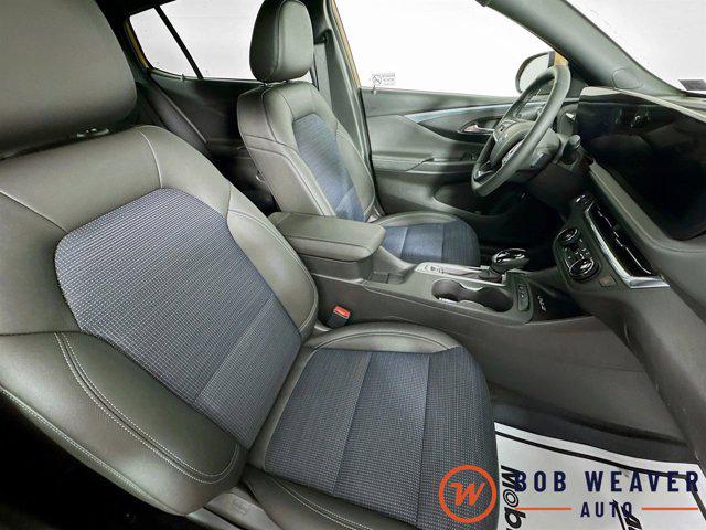 2025 Buick NV Preferred FWD