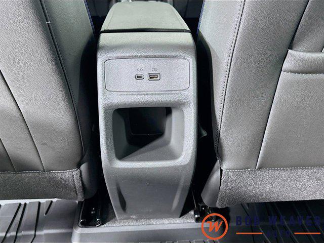2025 Buick NV Sport Touring FWD