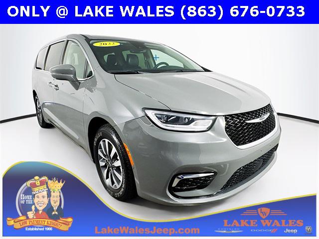 2022 Chrysler Pacifica Hybrid Touring L