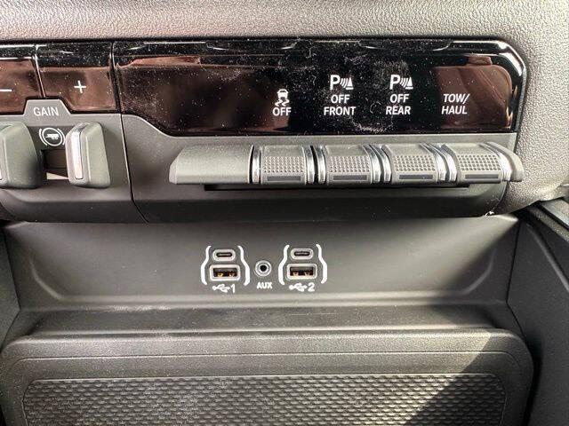 2025 Ram 1500 Big Horn Crew Cab 4x4 5'7" Box