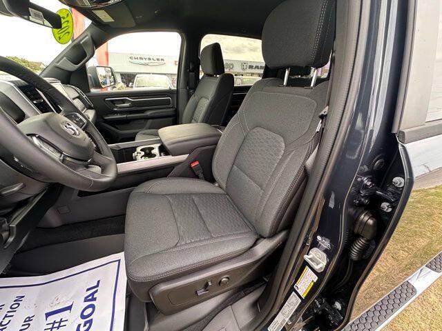 2025 Ram 1500 Big Horn Crew Cab 4x4 5'7" Box