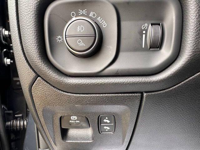 2025 Ram 1500 Big Horn Crew Cab 4x4 5'7" Box