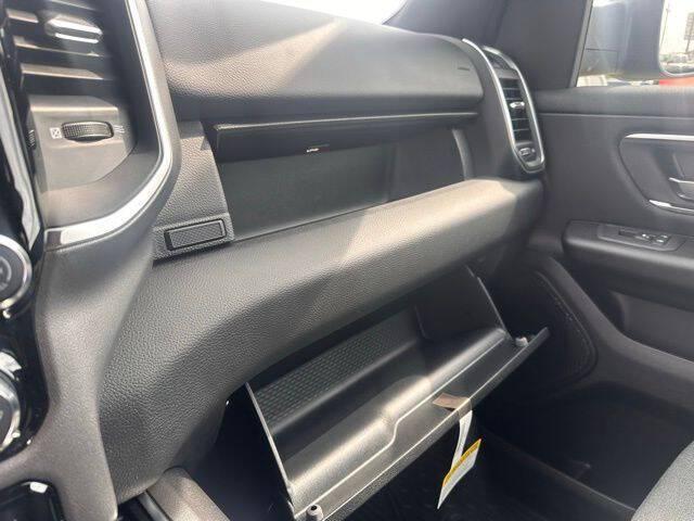 2025 Ram 1500 Big Horn Crew Cab 4x4 5'7" Box