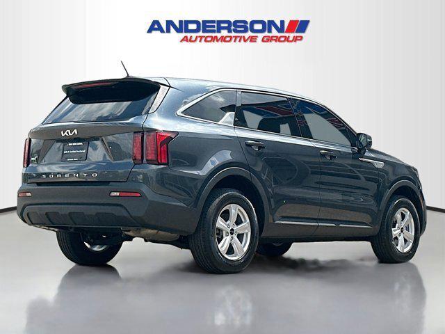 2022 Kia Sorento LX