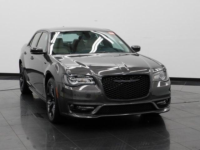 2023 Chrysler 300 Touring L