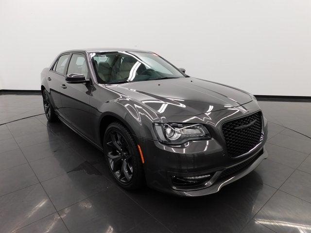 2023 Chrysler 300 Touring L