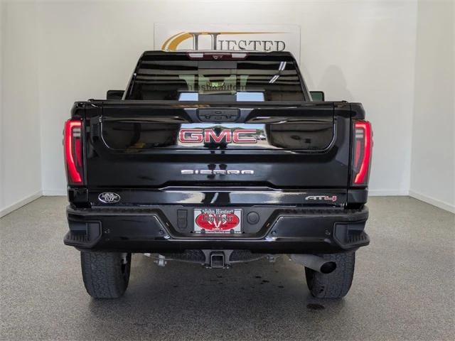 2024 GMC Sierra 2500HD 4WD Crew Cab Standard Bed AT4