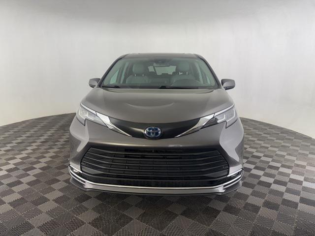 2023 Toyota Sienna XLE