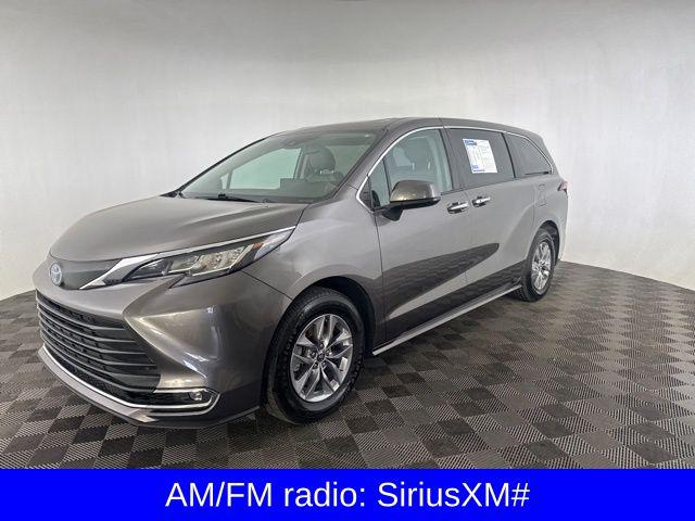 2023 Toyota Sienna XLE