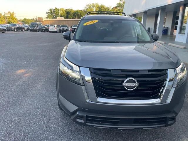 2025 Nissan Pathfinder SV FWD