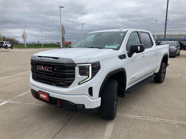 2023 GMC Sierra 1500 4WD Crew Cab Short Box AT4