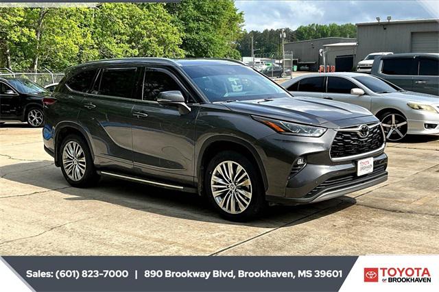2022 Toyota Highlander Platinum