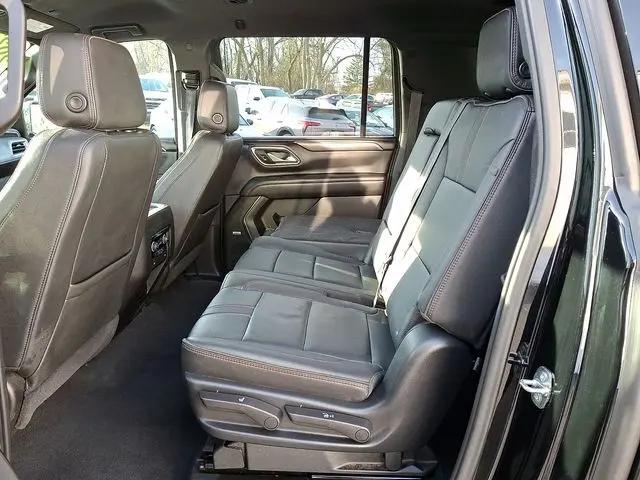 2021 Chevrolet Suburban 4WD RST