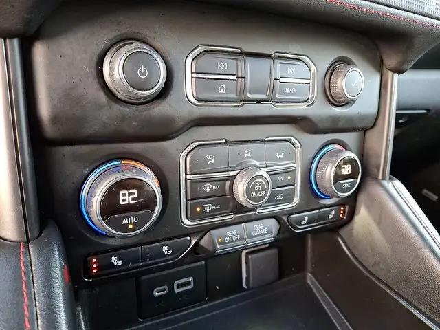 2021 Chevrolet Suburban 4WD RST