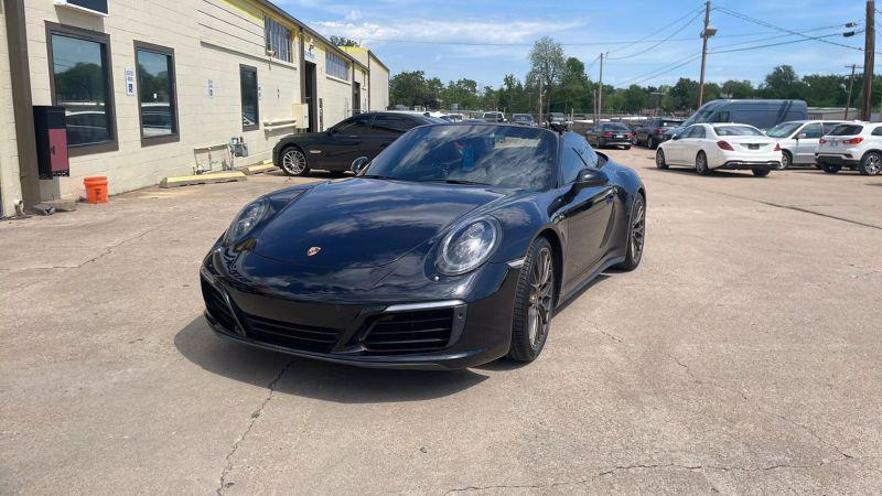 2017 Porsche 911 Carrera 4