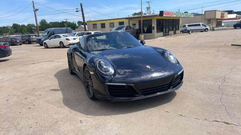 2017 Porsche 911 Carrera 4