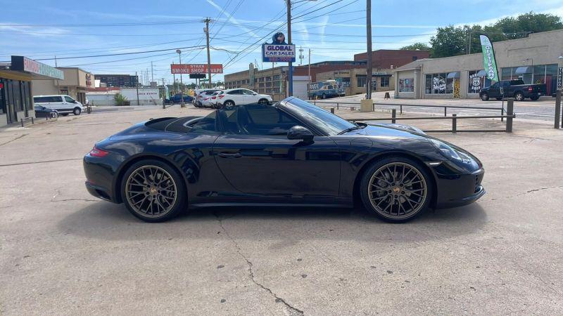 2017 Porsche 911 Carrera 4