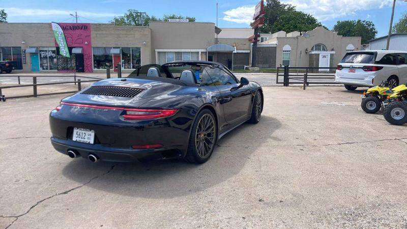 2017 Porsche 911 Carrera 4