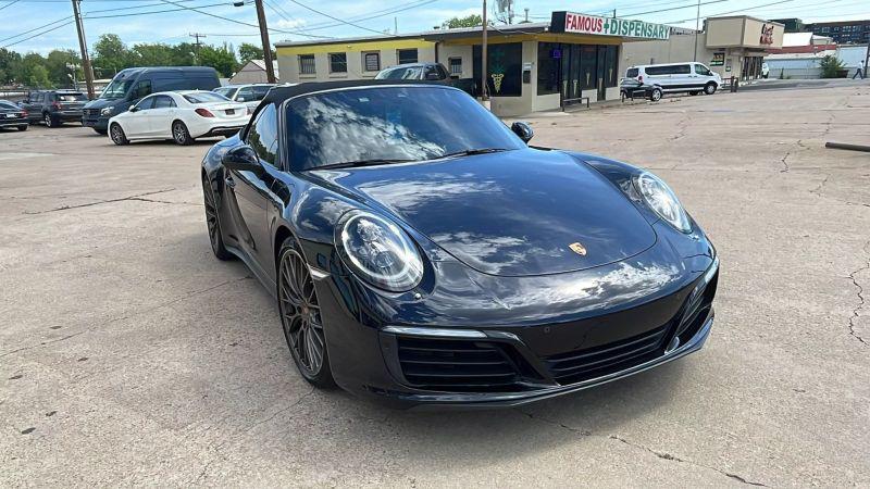 2017 Porsche 911 Carrera 4
