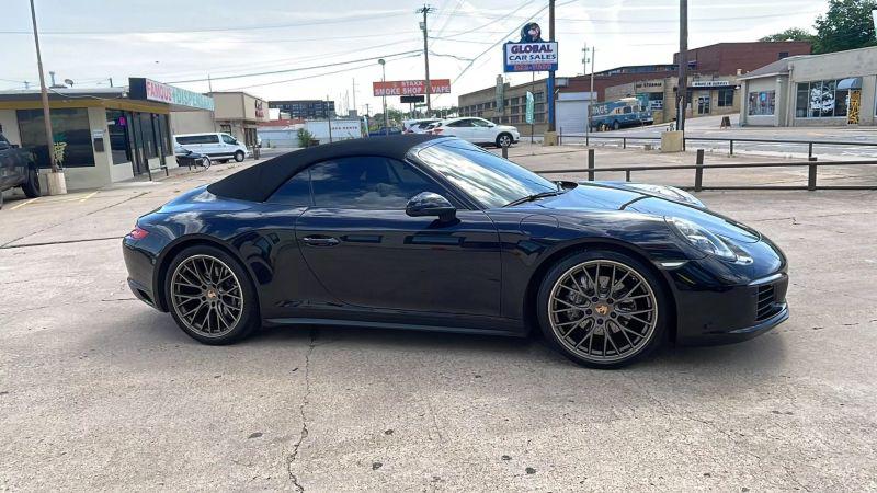 2017 Porsche 911 Carrera 4