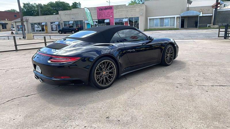 2017 Porsche 911 Carrera 4