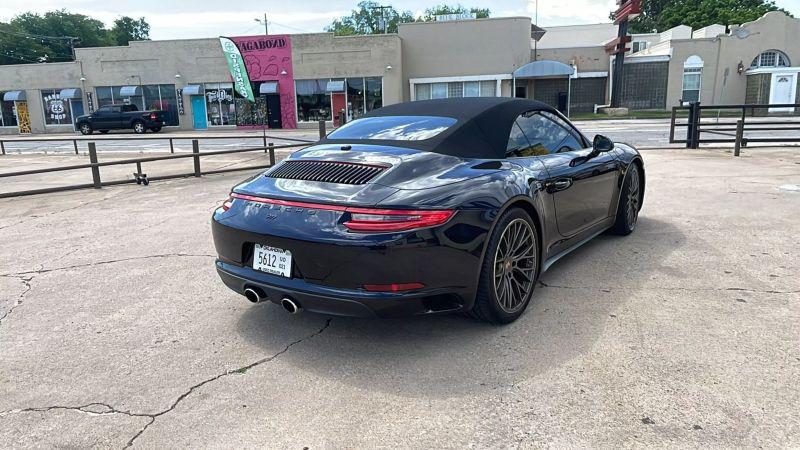 2017 Porsche 911 Carrera 4