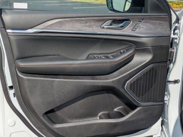 2025 Jeep Grand Cherokee Overland 4x4
