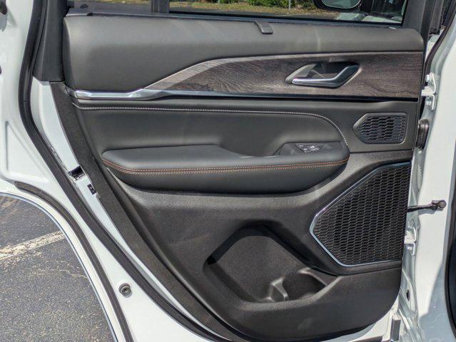 2025 Jeep Grand Cherokee Overland 4x4