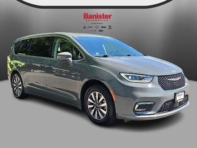 2022 Chrysler Pacifica Hybrid Touring L