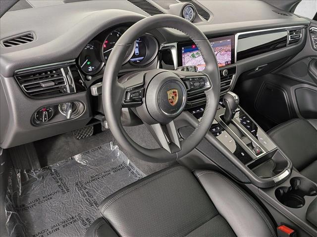 2025 Porsche Macan AWD