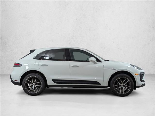 2025 Porsche Macan AWD