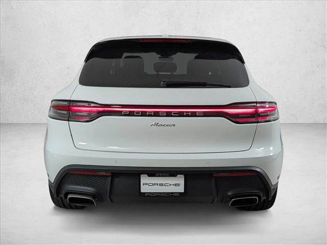 2025 Porsche Macan AWD