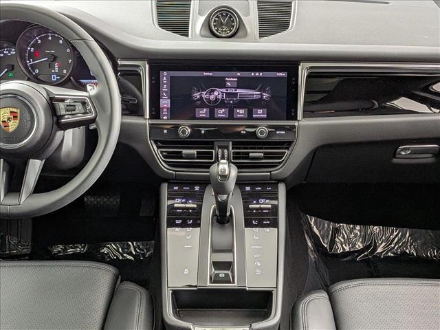 2025 Porsche Macan AWD
