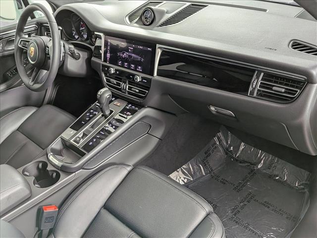 2025 Porsche Macan AWD