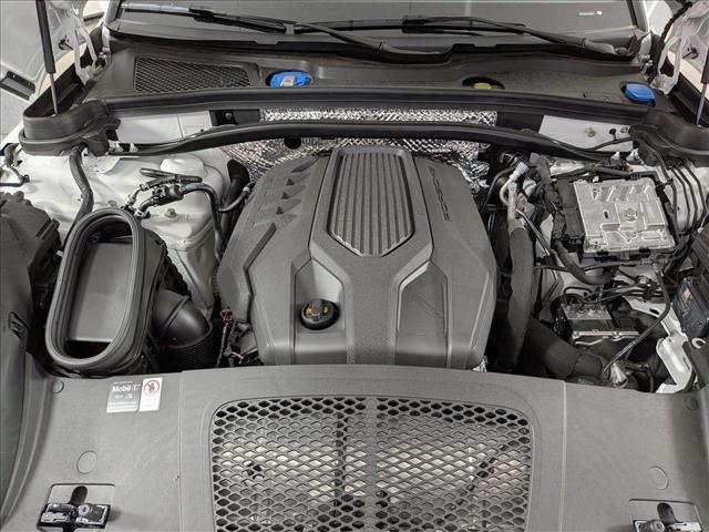 2025 Porsche Macan AWD