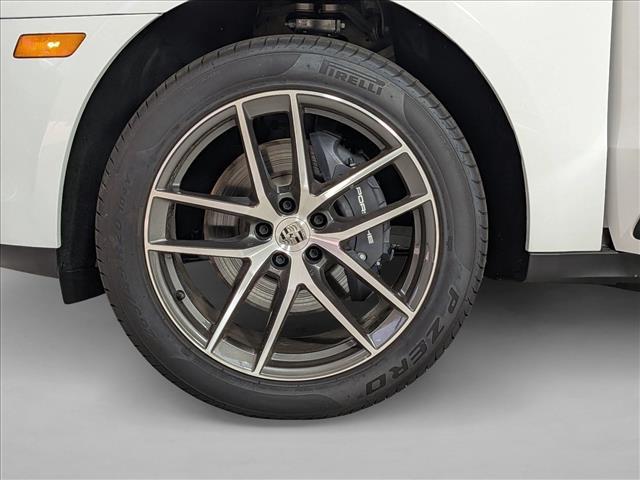 2025 Porsche Macan AWD