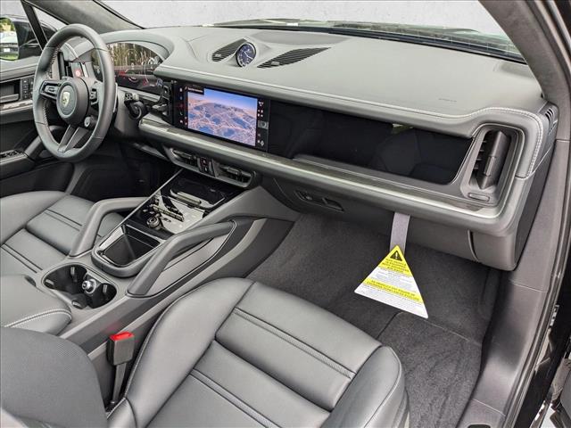 2025 Porsche Cayenne E-Hybrid Turbo