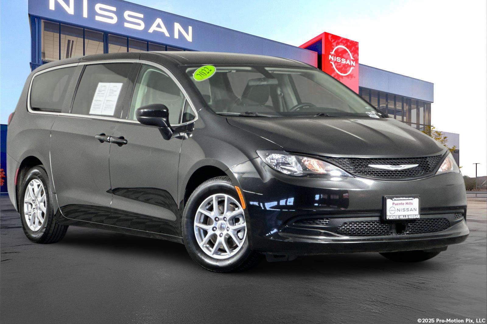 2022 Chrysler Voyager's photo