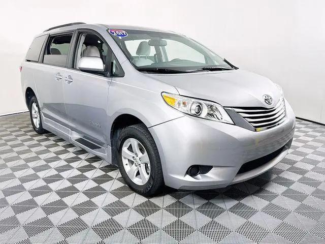 2017 Toyota Sienna LE 8 Passenger for sale in Cocoa, FL
