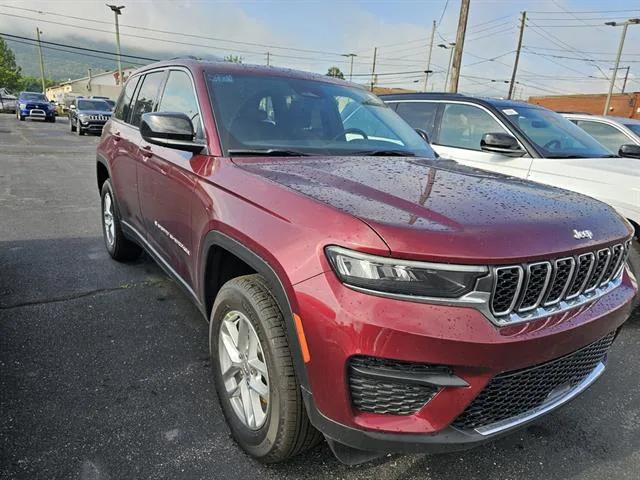 2025 Jeep Grand Cherokee GRAND CHEROKEE LAREDO X 4X4