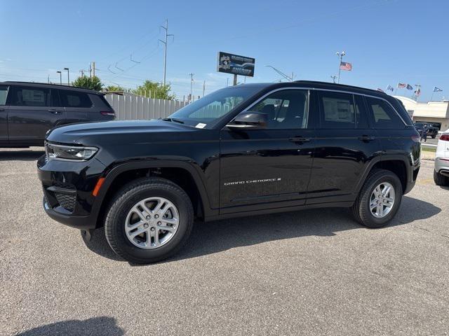 2025 Jeep Grand Cherokee GRAND CHEROKEE LAREDO 4X2