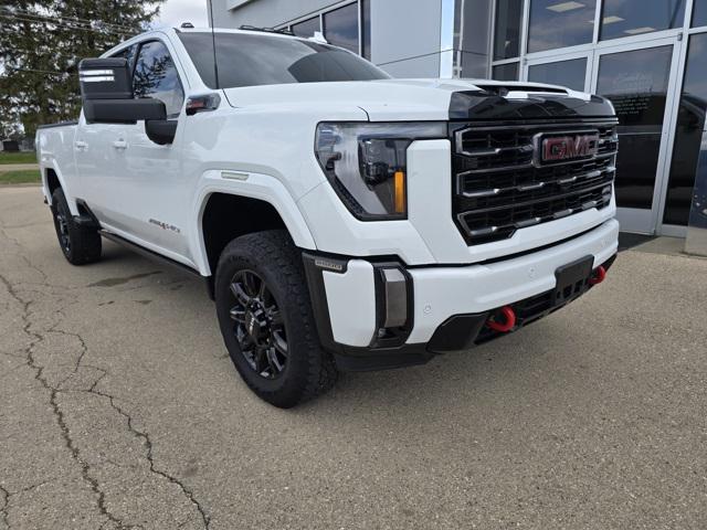2024 GMC Sierra 2500HD 4WD Crew Cab Standard Bed AT4