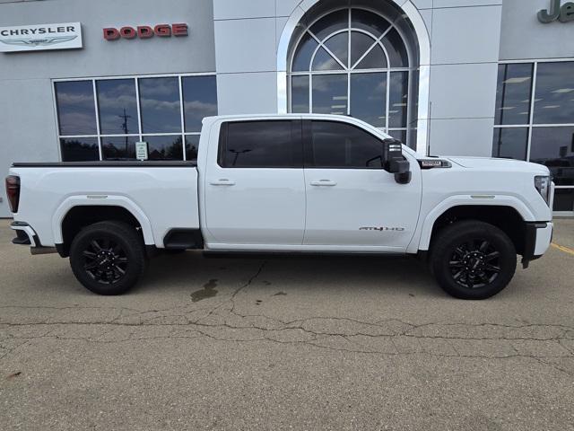 2024 GMC Sierra 2500HD 4WD Crew Cab Standard Bed AT4